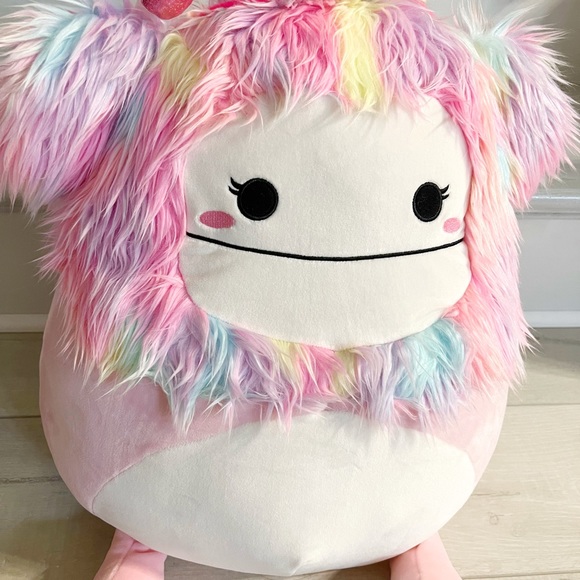 Squishmallows Bigfoot Dobrilla 16'' – Edizione San Valentino 2022, Kellytoy